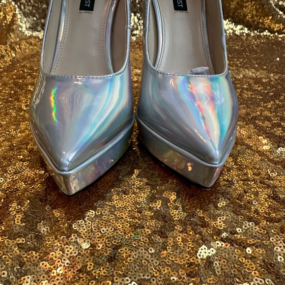 NIB - NINE WEST Silver Metallic Danca Platform Pumps - Picture 6 of 16